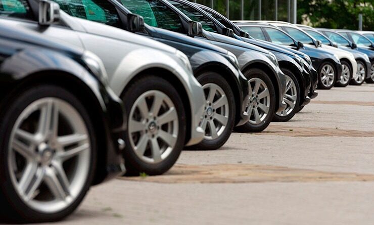 Cresce demanda por aluguel de carros em meio a dificuldades das locadoras em adquirir veículos novos
